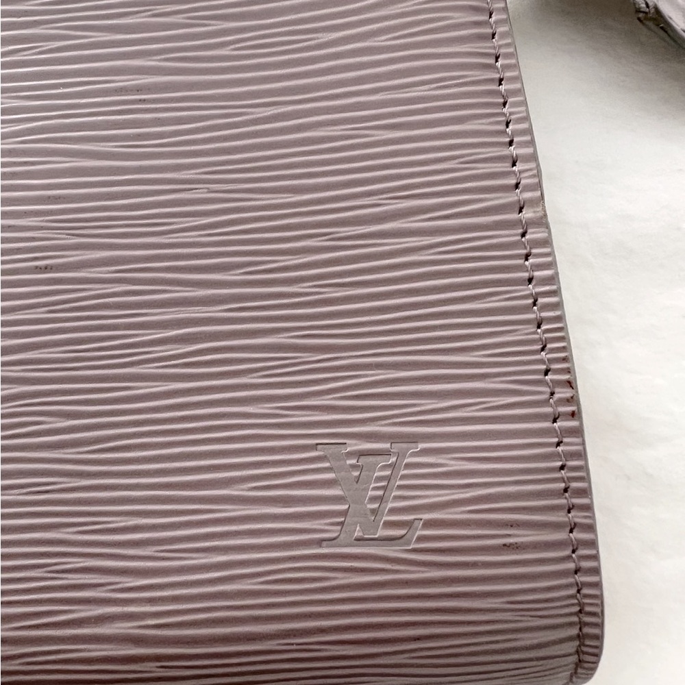 Authentic Louis Vuitton clutch in lavender